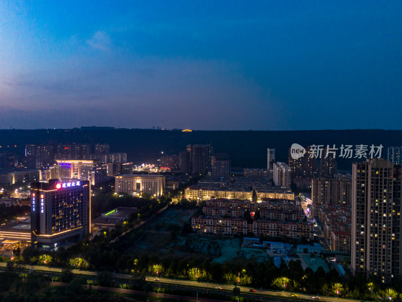 宝鸡城市夜幕降临夜景航拍图