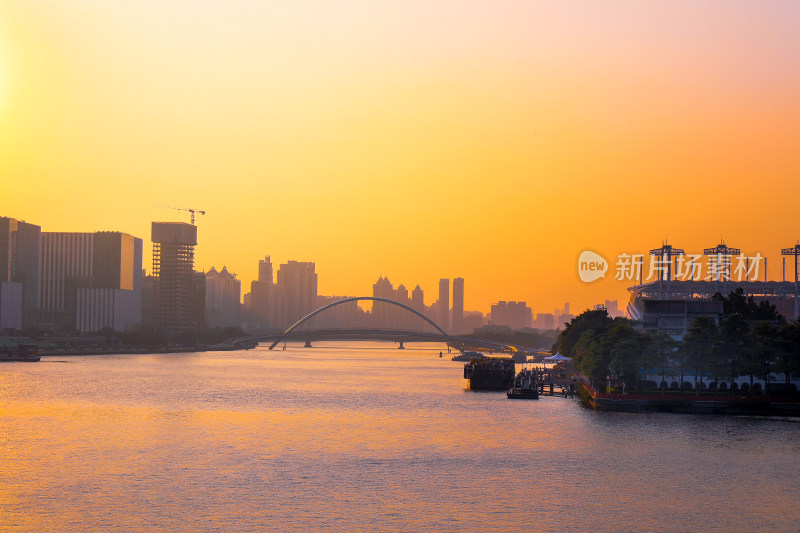 广州现代化科技城市建筑日落风光