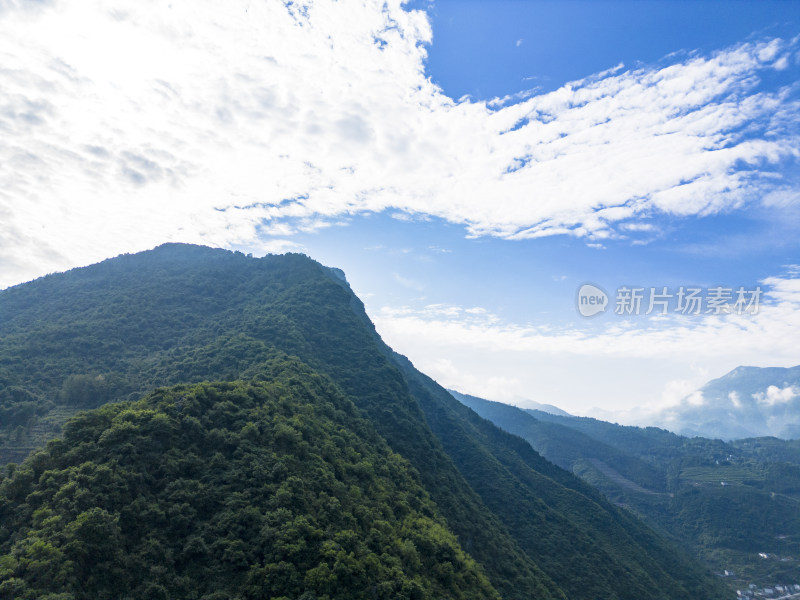 湖北新山水上公路山川自然风光航拍摄影图