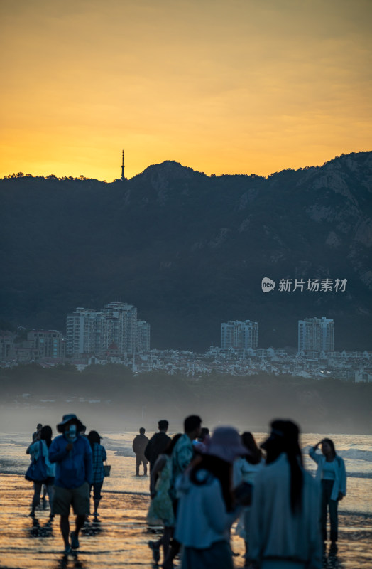 山东青岛崂山区石老人风景区海边日出景观