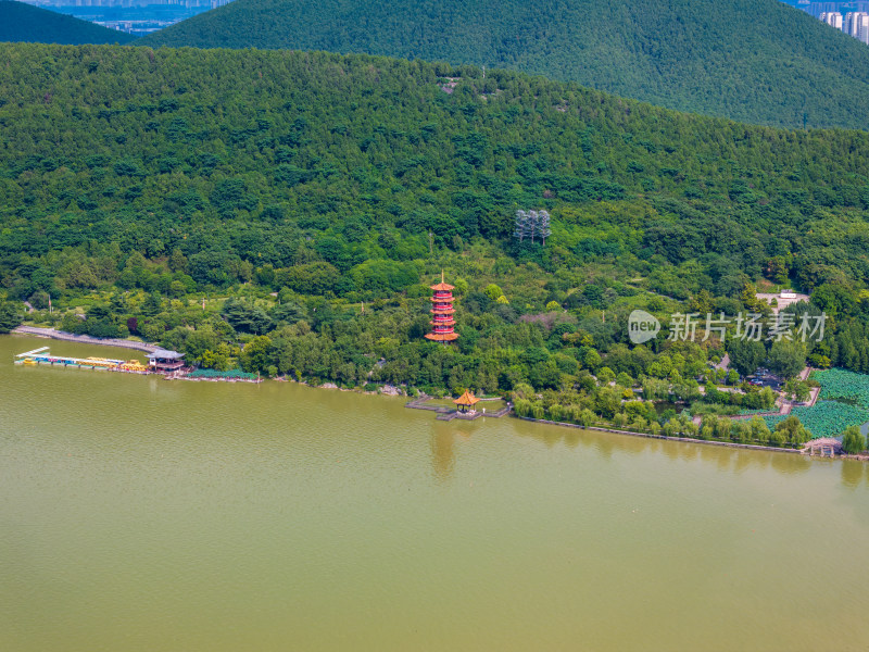 夏季白天航拍江苏徐州云龙湖自然风光