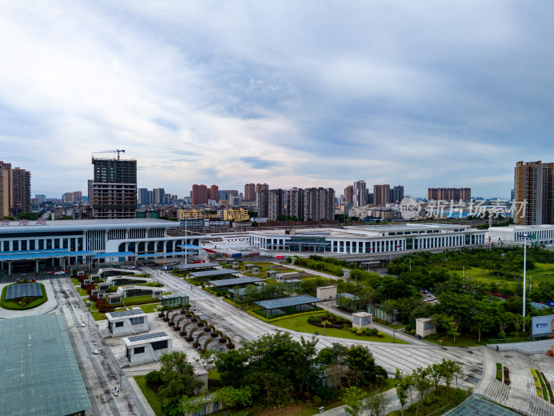 广西贵港城市风光交通航拍图