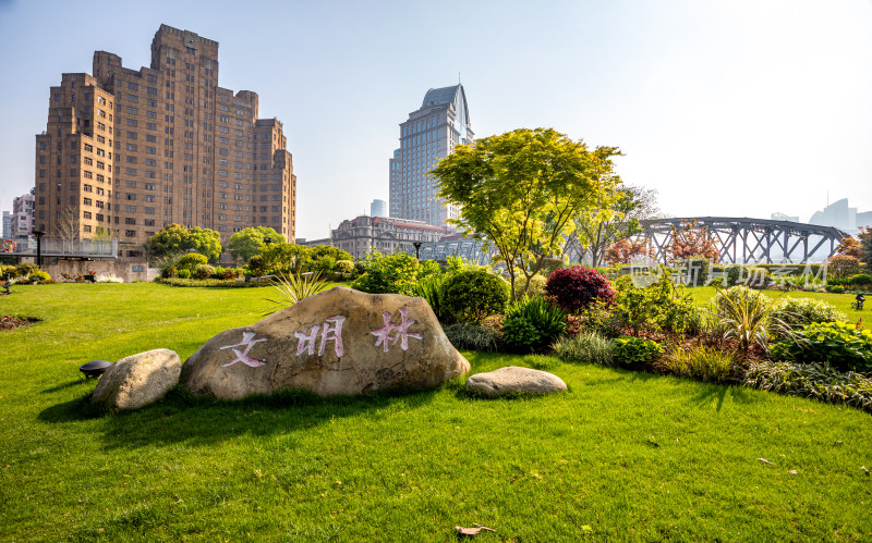 上海苏州河外滩源外白渡桥陆家嘴城市景观