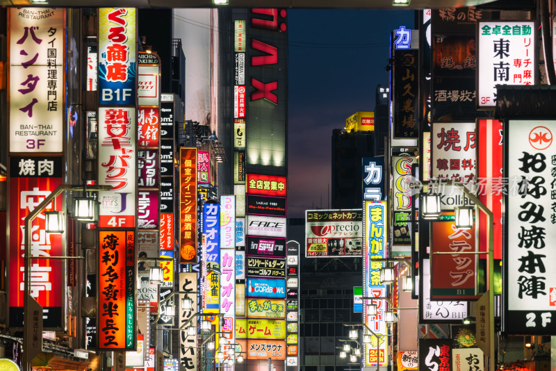 日本东京歌舞伎町一番街街景