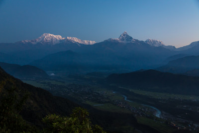 尼泊尔博卡拉雪山日出