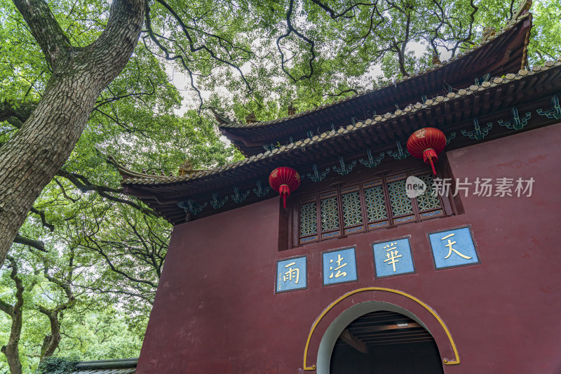 浙江普陀山法雨寺禅院建筑风光