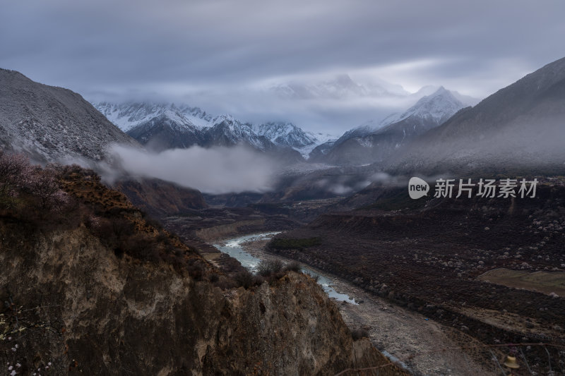 西藏林芝索松村南迦巴瓦峰雪山云海之巅