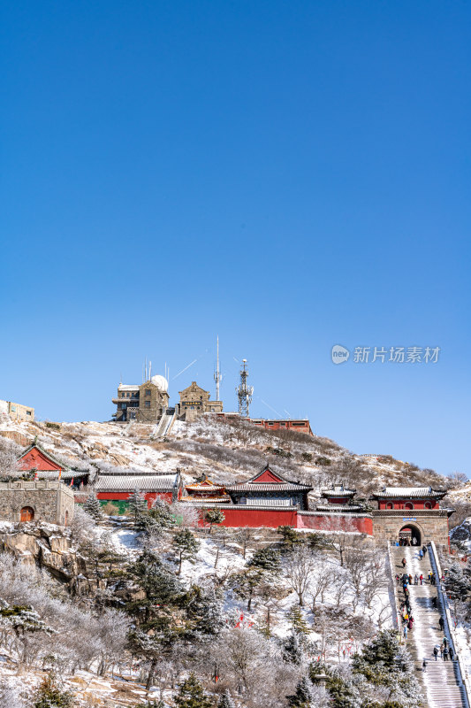 山东泰安泰山风景区雪景自然景观