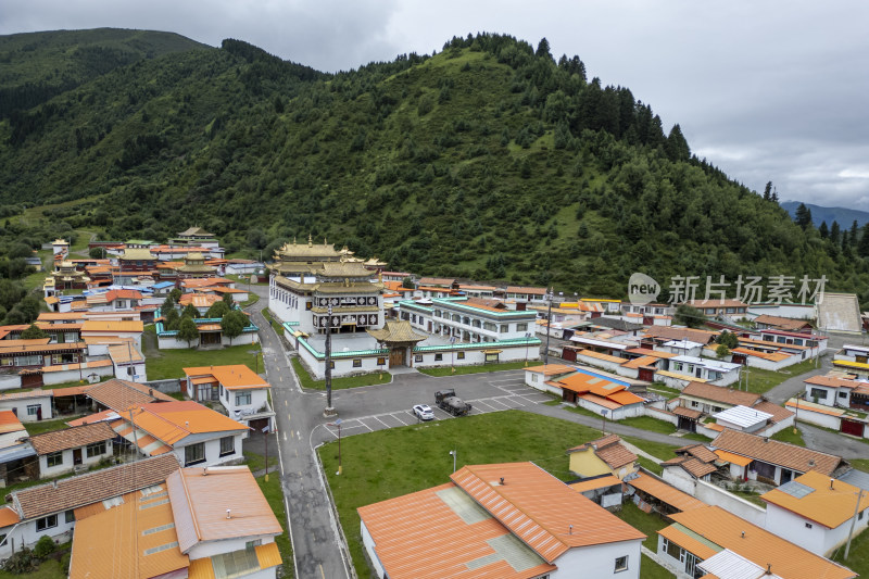 四川省阿坝州红原县康玛尔寺航拍全景