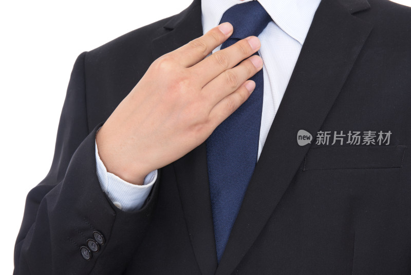 穿着黑色西服的男士手模领带