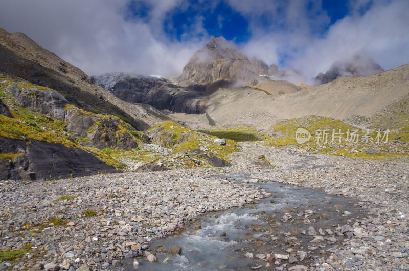 宏伟的山川山脉高山自然风景