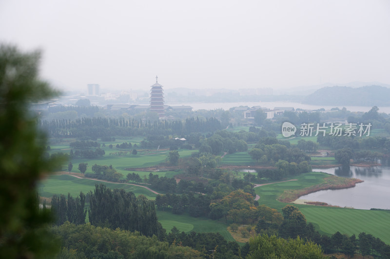 北京怀柔雁栖湖里的雁栖塔