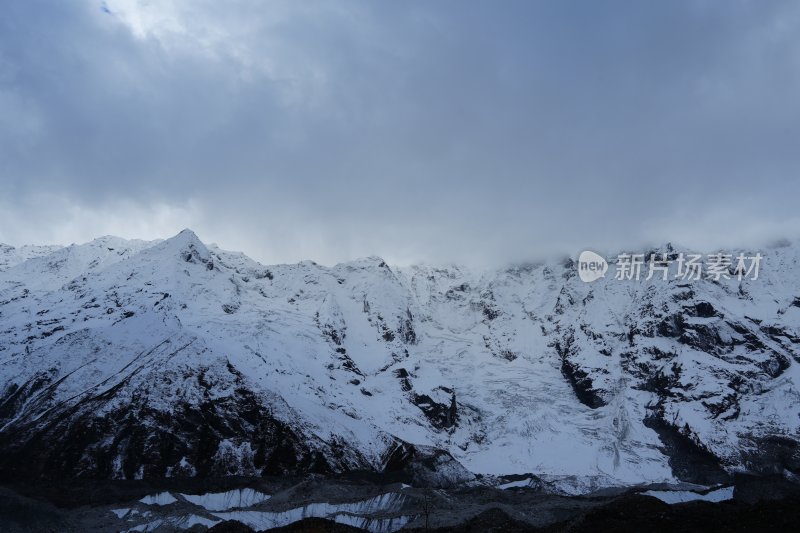 高原雪山