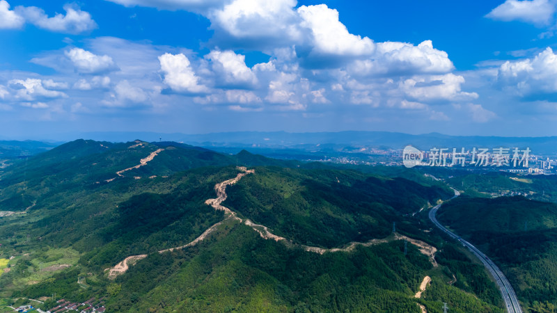 山川丘陵绿色森林植物航拍摄影图