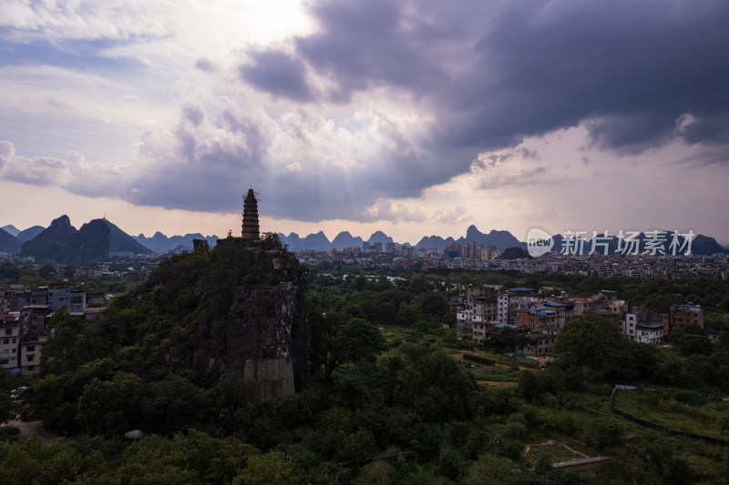 桂林漓江城市风景及自然风光日落晚霞航拍