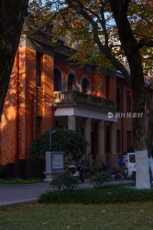 湖南大学校园秋日