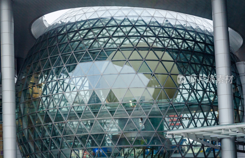 上海科技馆的球形建筑