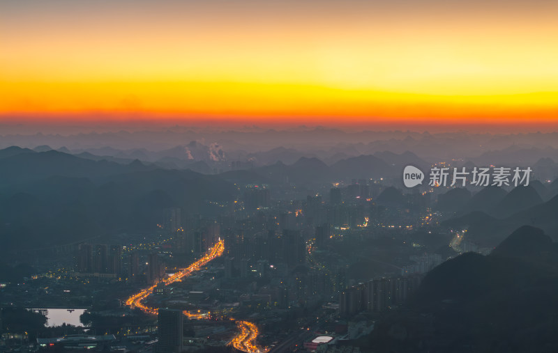 贵州六盘水日出时城市风景风光