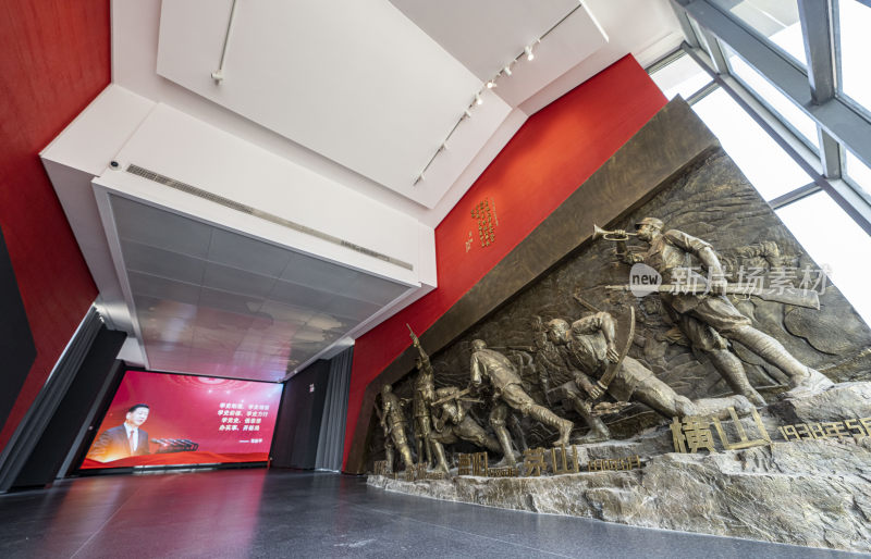 室内革命主题浮雕展示场景