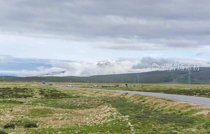 西藏那曲地区青藏线109国道公路沿途风光
