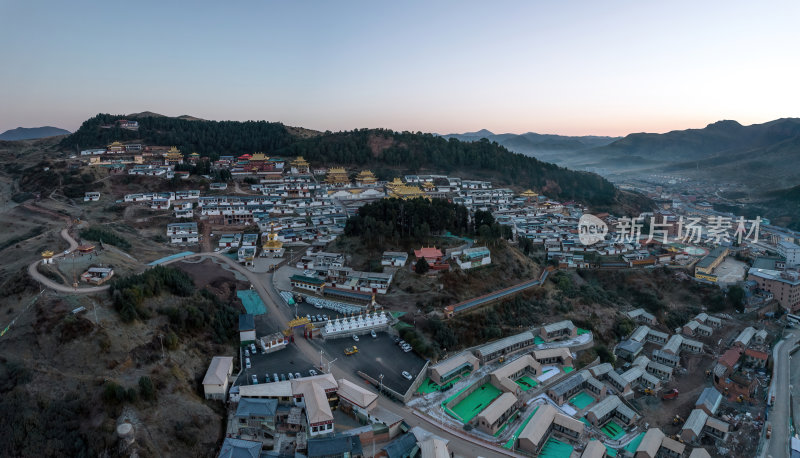 甘肃甘南郎木寺藏地山景全景清晨航拍