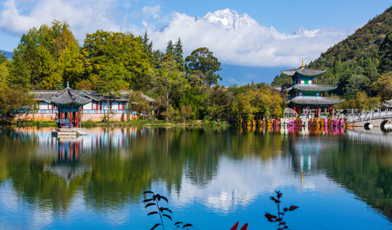 丽江古城黑龙潭景