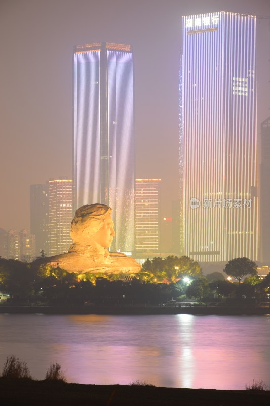 长沙橘子洲头夜景与城市建筑