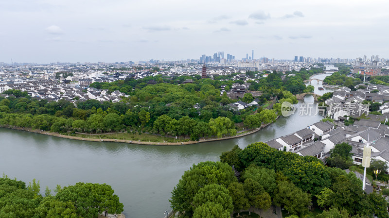 苏州盘门景区瑞光塔风景航拍历史文化旅游