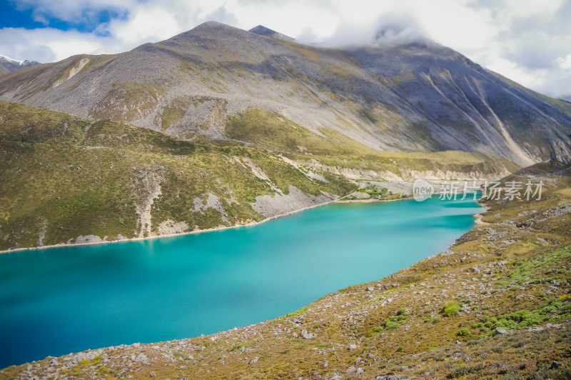 西藏山南白玛林措山水自然风景