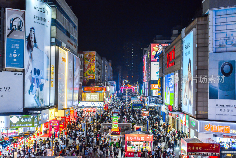 青岛台东步行街夜景夜晚延时