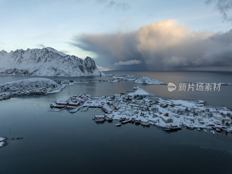 挪威罗弗敦群岛北极圈雷纳冬季雪景高空航拍