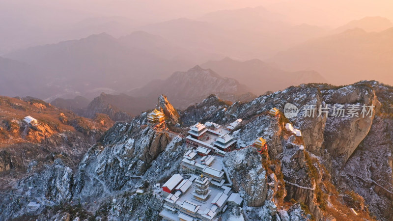 河南洛阳老君山雪景