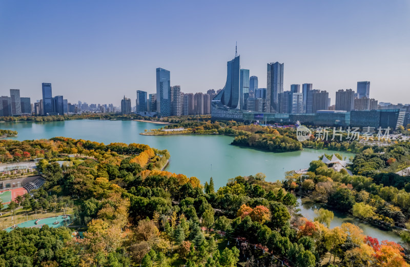 深秋的合肥天鹅湖城市风光航拍素材