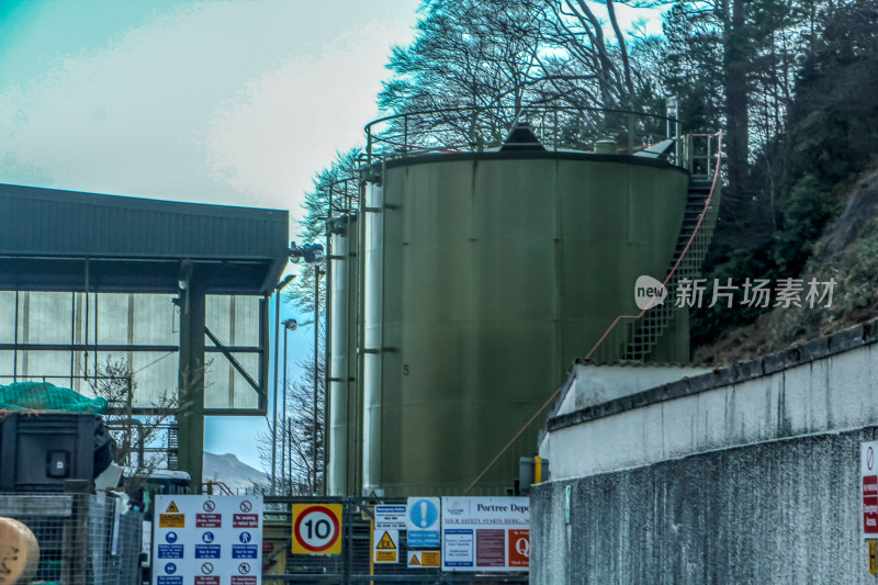 户外工业储罐设施场景