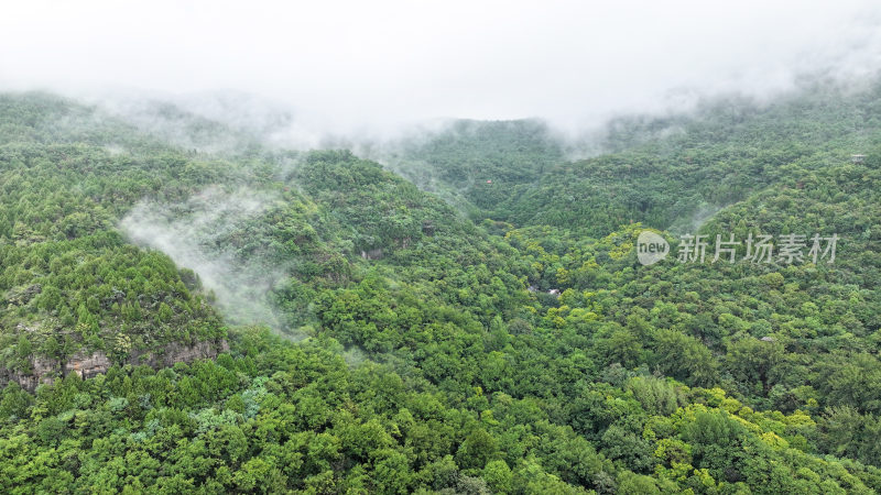 山东枣庄山亭区群峰拥翠山如画