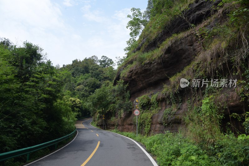 广东韶关：丹霞山阳元石景区