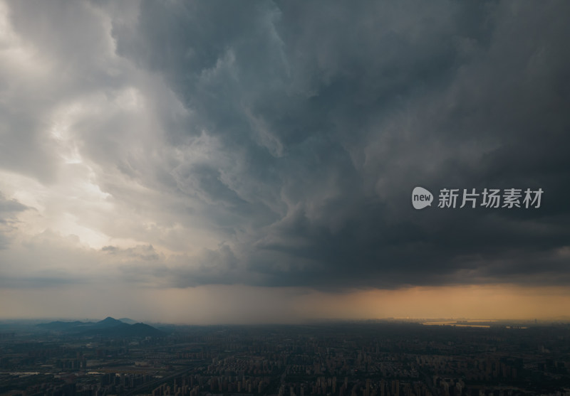 杭州城市天空积雨云航拍
