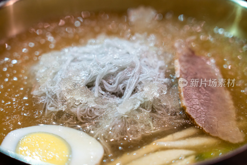 韩式传统美食冷面