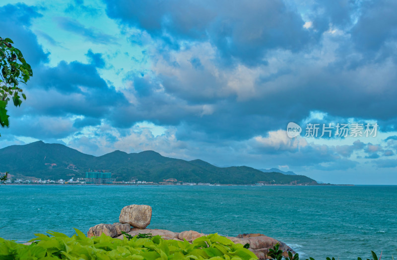 越南芽庄五指岩旅游景区滨海城市海景风光