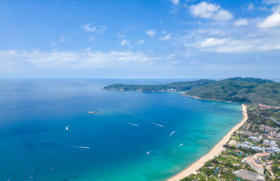 航拍国家海岸海南三亚亚龙湾海岸线