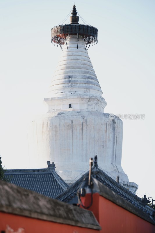 夏日白塔寺