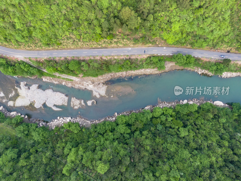 俯拍山谷溪流公路自然风景