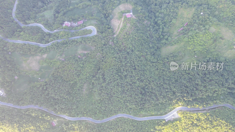 航拍大山蜿蜒盘山公路