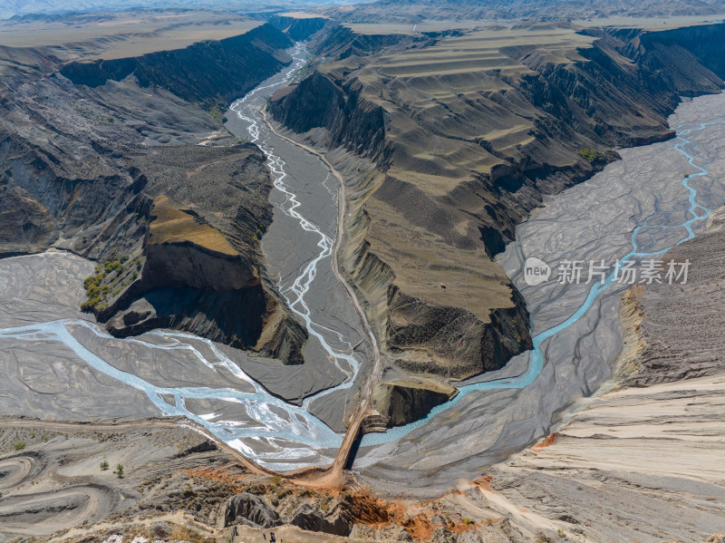 航拍新疆塔城地区安集海大峡谷风景