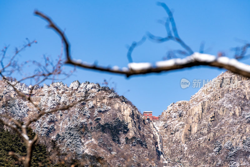 山东泰安泰山风景区雪景自然景观