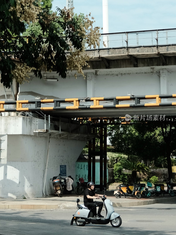 抚州东乡铁路桥下