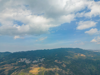 元阳山村梯田航拍全景