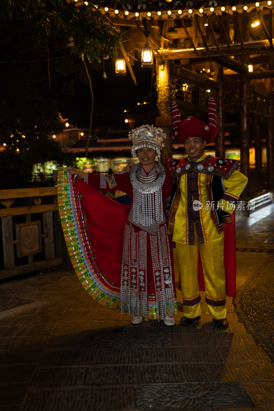 贵州西江千户苗寨穿民族服饰的游客