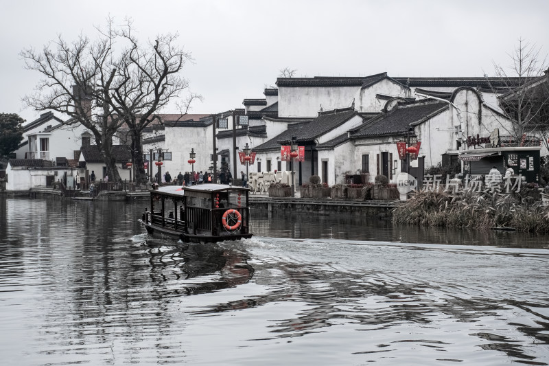 浙江江南水乡南浔古镇河道游船