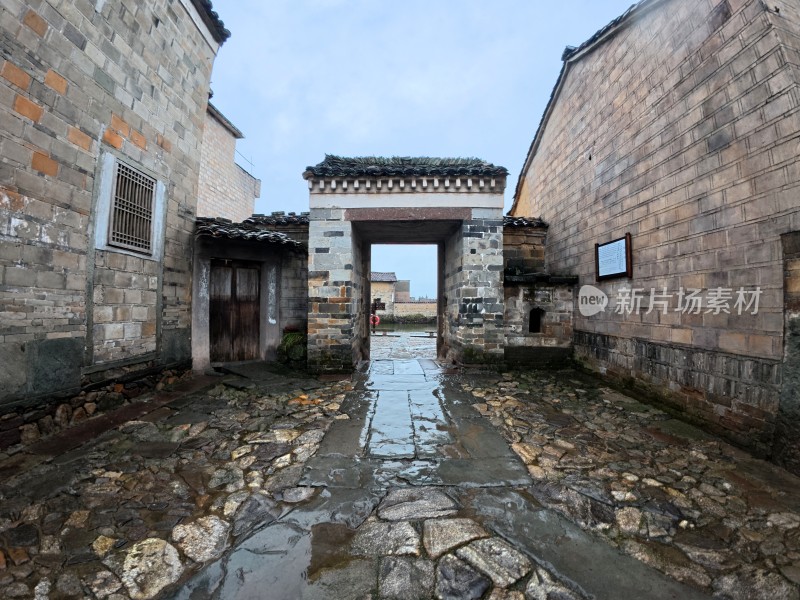 雨中竹桥古村